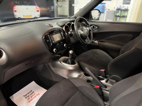 Nissan Juke 1.6 Acenta Premium Euro 5 (s/s) 5dr 10