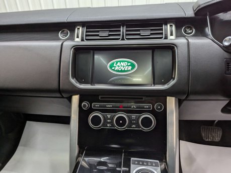 Land Rover Range Rover 3.0 Range Rover Vogue TDV6 Auto 4WD 5dr 82