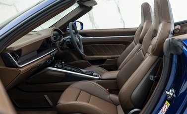 Porsche 911 (992) Turbo S Cabriolet 16