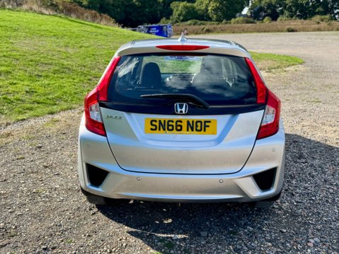 Honda Jazz I-VTEC SE 4