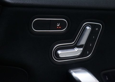 Mercedes-Benz A Class 1.3 A 180 AMG Line Premium Plus Auto 5dr 41