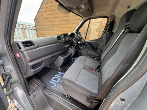 Nissan Interstar 2.3 Interstar Acenta dCi 29