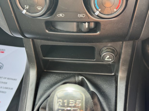 Isuzu D-Max Utility | 1.9 LT | Double Cab | Tow Bar | Air Con | EURO 6 | NO VAT 27