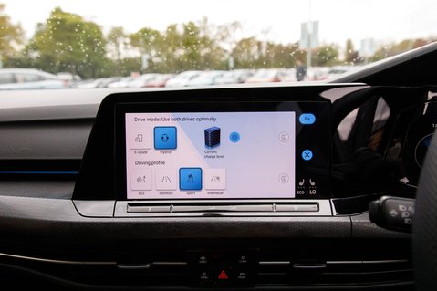 Volkswagen Golf GTE DSG 27