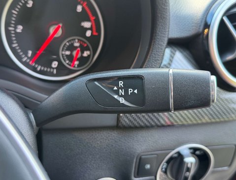 Mercedes-Benz B Class 2.1 B 200 AMG Line Premium+ D Auto 5dr 33
