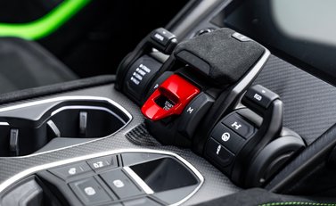 Lamborghini Urus PERFORMANTE 36