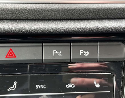 Volkswagen T-Roc 1.5 T-Roc R-Line TSI Semi-Auto 5dr 52