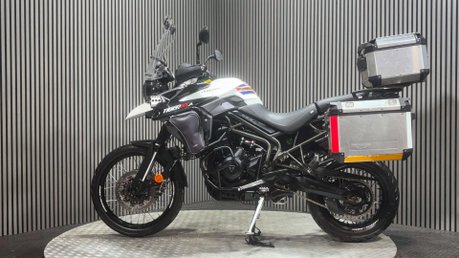 Triumph Tiger 2017 XCA Adventure bike 37K full metal luggage 800cc 6