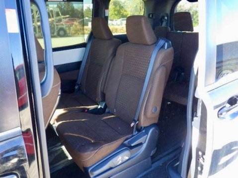 Toyota Noah Hybrid G 19