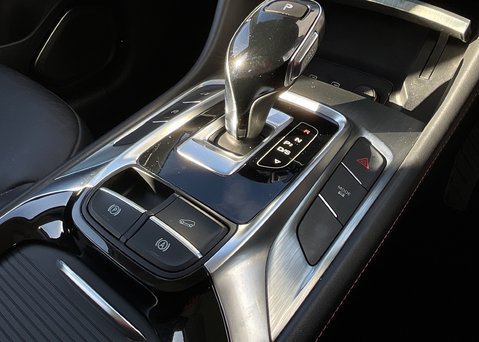 MG HS 1.5 T-GDI EXCLUSIVE DCT 19