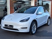 Tesla Model Y BASE 1