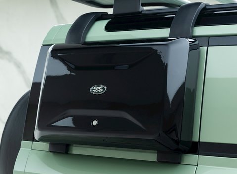 Land Rover Defender 110 75th Anniversary P400e 29