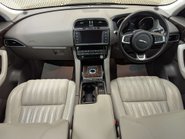 Jaguar F-Pace 2.0 F-PACE Portfolio AWD D Auto 4WD 5dr 2