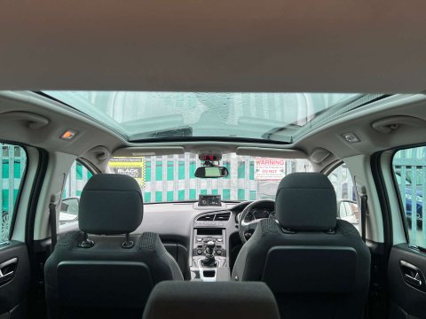 Peugeot 5008 1.6 5008 Allure Blue HDi S/S 5dr 56