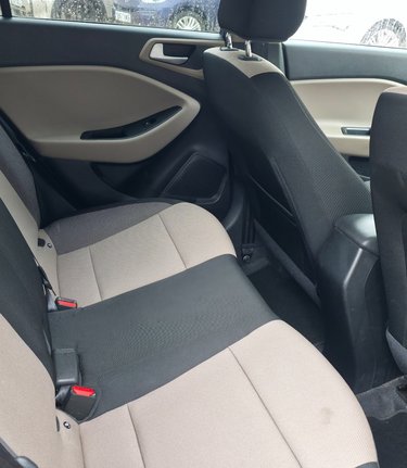 Hyundai i20 1.4 GDI PREMIUM LOOK! ONLY 26000 MILES! STUNNING CAR! 3