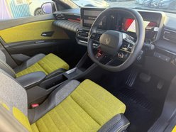 Renault 5 comfort range 52kWh iconic five Hatchback 5dr Electric Auto (150 ps) 2