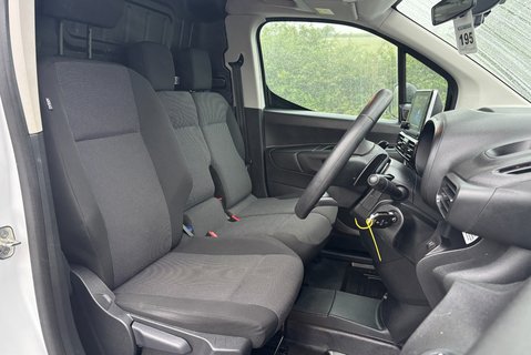 Toyota Proace City L1 Design 100 ps EAT8 Automatic Panel Van 4