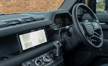 Land Rover Defender 110 X P400 17