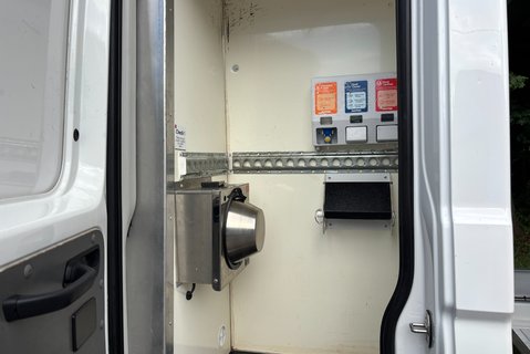 Volkswagen Crafter CR35 Startline 140 ps Tdi Utility Cab Tipper - Air Con & Sat Nav 16