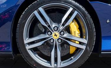 Ferrari Portofino 12