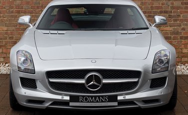 Mercedes-Benz SLS AMG 4