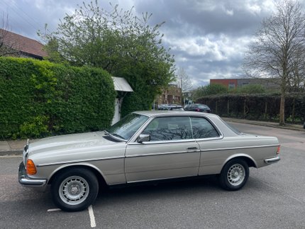 Mercedes-Benz W123 280CE 1