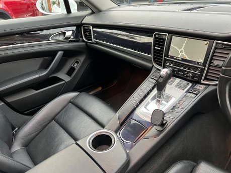 Porsche Panamera 3.0D V6 Hatchback 5dr Diesel TiptronicS Euro 5 (s/s) (300 ps) 24