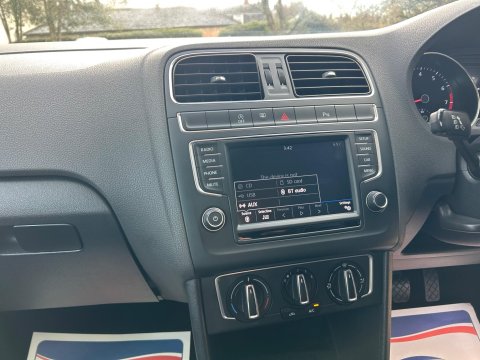 Volkswagen Polo 1.0 BlueMotion Tech Match Euro 6 (s/s) 3dr 28