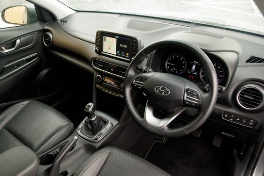 Hyundai KONA PREMIUM SE