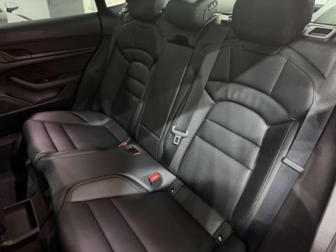 Porsche Taycan Performance Plus 93.4kWh Saloon 4dr Electric Auto RWD (476 ps) 33