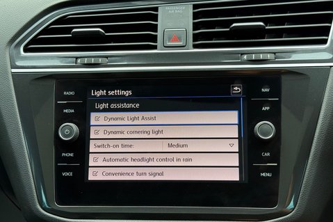 Volkswagen Tiguan SEL TSI BMT 4MOTION DSG - PANROOF - CARPLAY - FULL SERVICE HISTORY 53