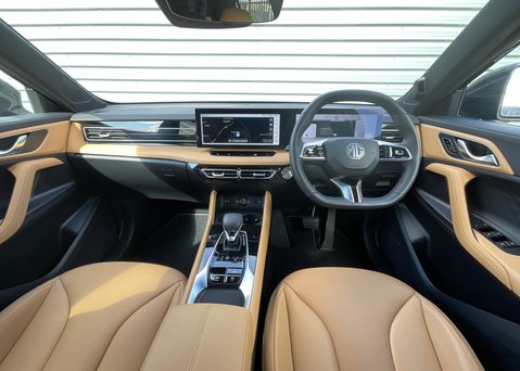 MG HS 1.5 T-GDI TROPHY PHEV 13