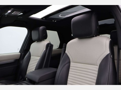 Land Rover Discovery 3.0 Discovery R-Dynamic SE D MHEV Auto 4WD 5dr 40