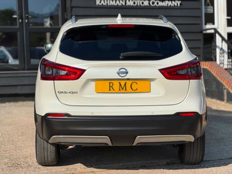 Nissan Qashqai 1.3 DIG-T N-Connecta SUV 5dr Petrol Manual Euro 6 (s/s) (160 ps) 17
