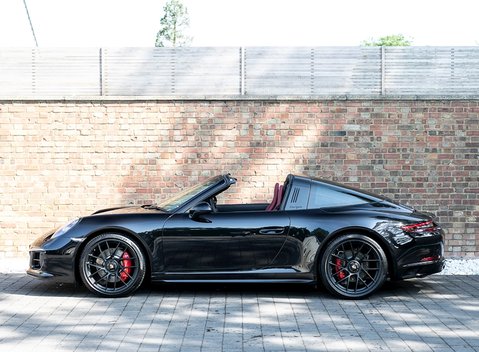 Porsche 911 (991.2) Targa 4 GTS 2