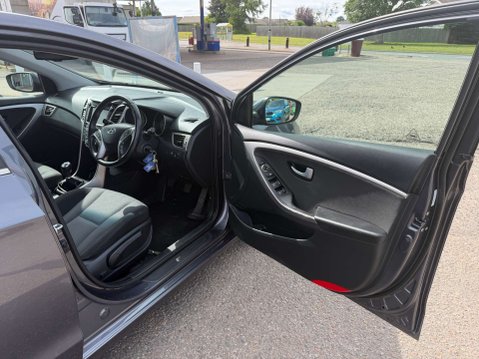 Hyundai i30 1.6 i30 SE Nav Blue Drive CRDi 5dr 13