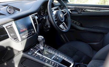 Porsche Macan GTS 11