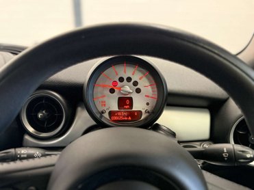 MINI COOPER 2DR YEAR 2013 63 MILEAGE 36,000 MILES BODY TYPE CONVERTIBLE COLOUR LIGHTNING...