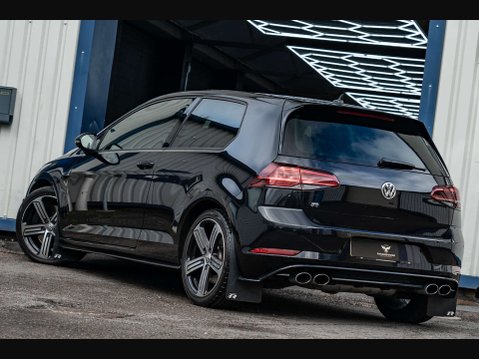 Volkswagen Golf 2.0 Golf R TSi Semi-Auto 4WD 3dr 31