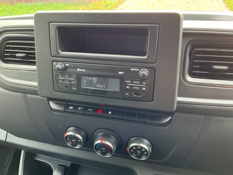 Renault Master 2.3 dCi ENERGY 35 Business FWD LWB LUTON Euro 6 (s/s) 2dr 21
