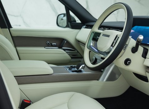 Land Rover Range Rover P530 FIRST EDITION 13