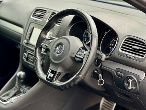 Volkswagen Golf R 2.0 DSG (Wingback) DCC 6