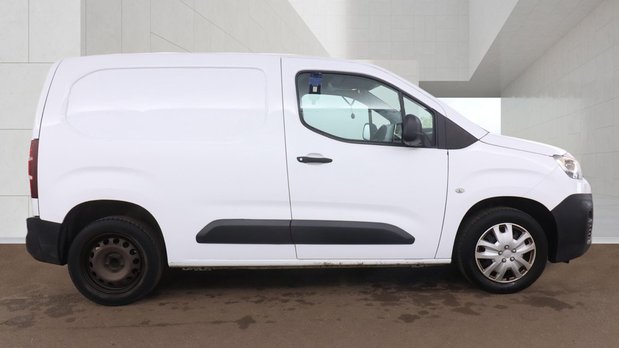 Citroen Berlingo SWB L1H1 Low Roof Enterprise Air Con Sensors Tow Bar EURO 6 3