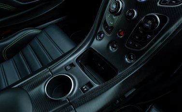 Aston Martin Vantage GT12 19