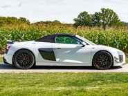Audi R8 5.2 R8 Spyder Quattro V10 Semi-Auto 4WD 2dr 23