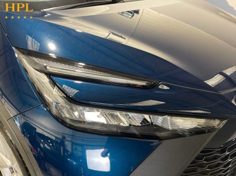 Toyota C-HR 1.8 VVT-h Icon SUV 5dr Petrol Hybrid CVT Euro 6 (s/s) (140 ps) 9