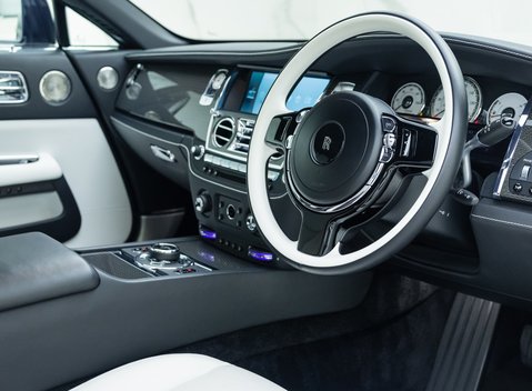 Rolls-Royce Wraith Black Badge 13