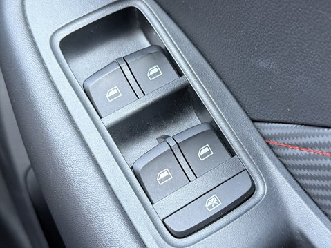 MG ZS ZS 1.5 VTi-TECH Exclusive 5dr 33