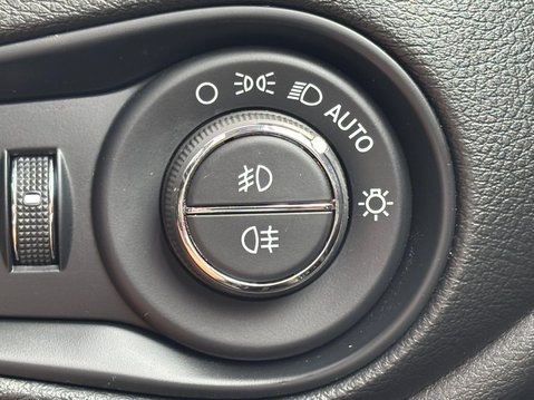 Jeep Renegade S MHEV 27