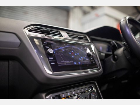Volkswagen Tiguan 2.0 TDI R-Line Tech DSG 4Motion Euro 6 (s/s) 5dr 69
